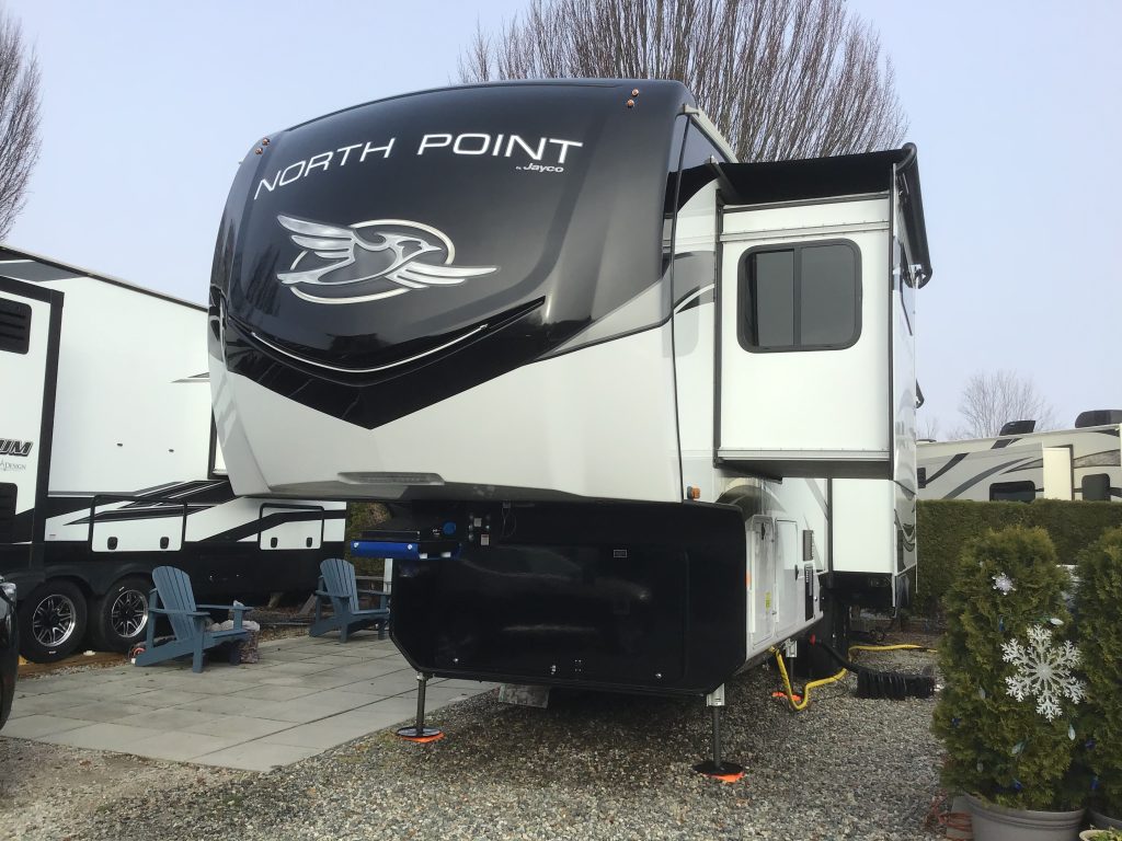 The Best RV Types for Full-Time Travel in Canada fifth wheel